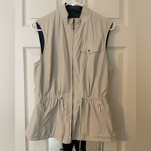 Faconnable women’s reversible vest khaki and navy zip up and pockets M